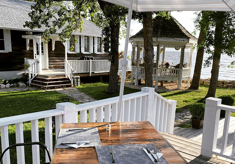 Aaron's on the Lake, Matlock, MB