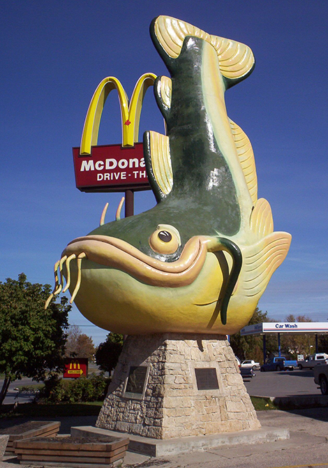 Chuck the Channel Catfish in Selkirk, Manitoba | Photo: Wikimedia Commons