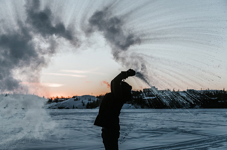 Turning hot water into snow and ice in -30C | Photo: Priscilla Du Preez, Unsplash