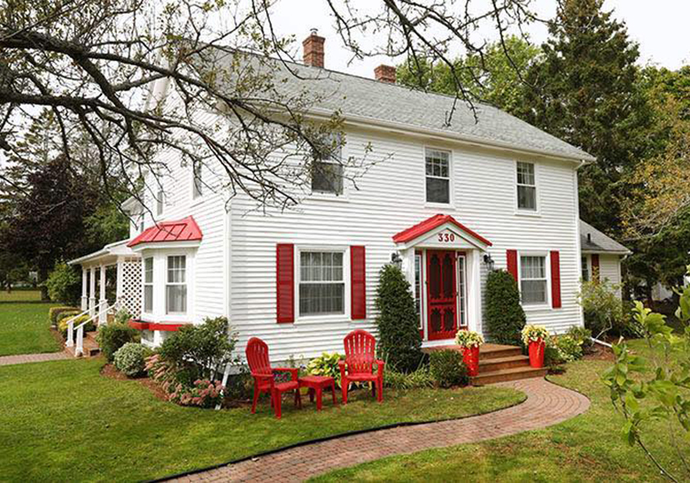 Warm House Retreat, Summerside, PE